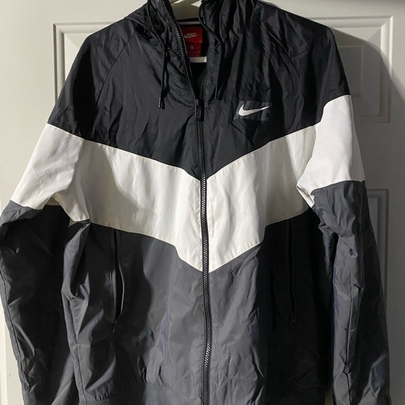 Nike Other - Large Nike grey black and white windbreaker
